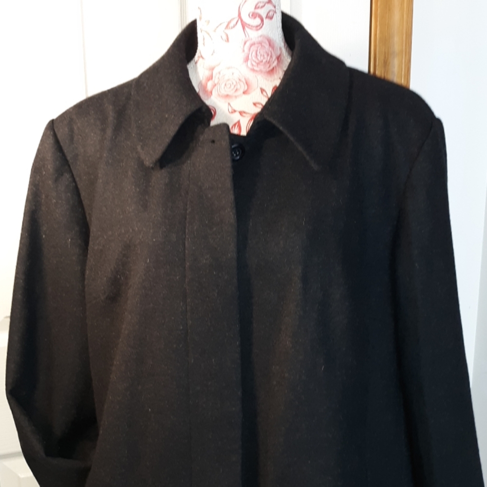 Nice ladies Plus 24 W. Long Wool blend